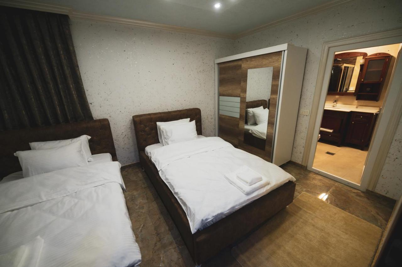 Hotel Premium Pristina Exteriör bild