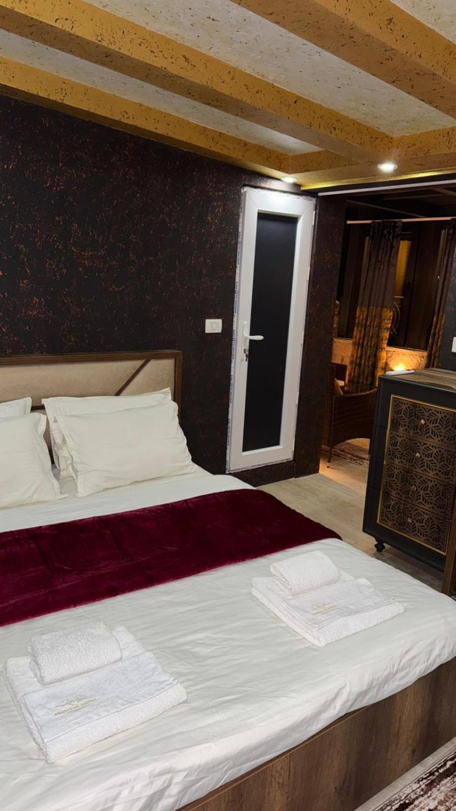 Hotel Premium Pristina Exteriör bild