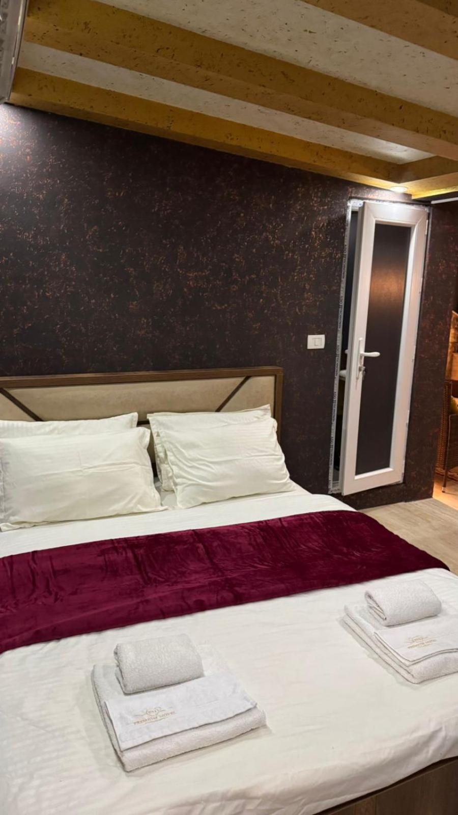 Hotel Premium Pristina Exteriör bild